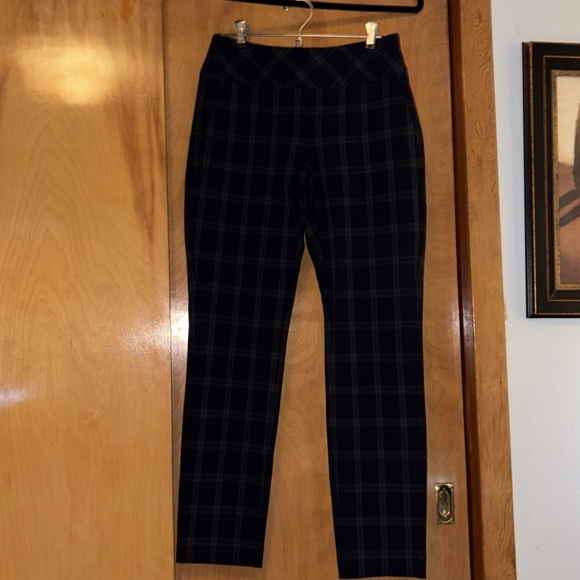 Cabi Connery plaid pants 3572 size 2, jacket 3551 size small - Picture 4 of 6
